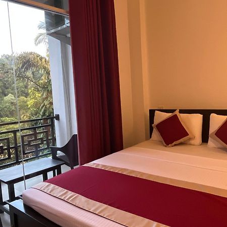 Kandy Rivers Edge Nature Resort Екстер'єр фото