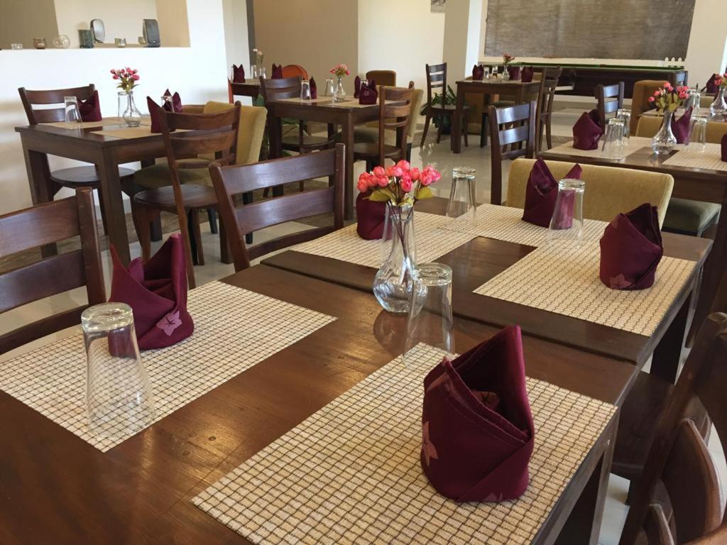 Kandy Rivers Edge Nature Resort Екстер'єр фото