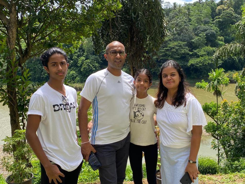 Kandy Rivers Edge Nature Resort Екстер'єр фото