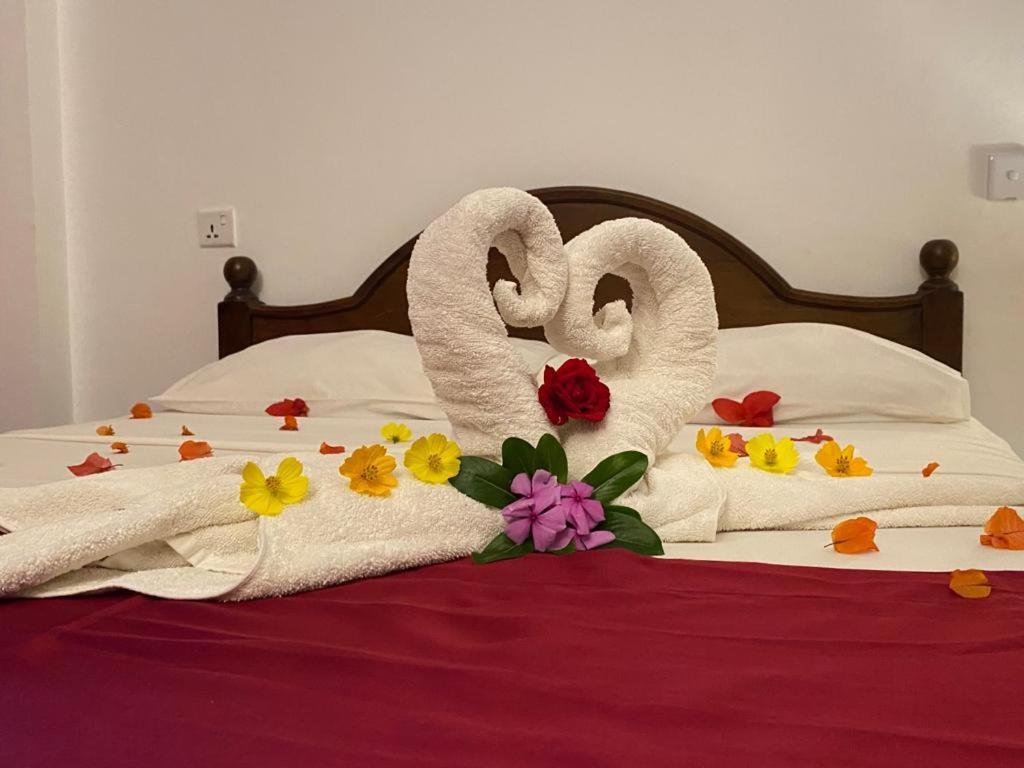 Kandy Rivers Edge Nature Resort Екстер'єр фото