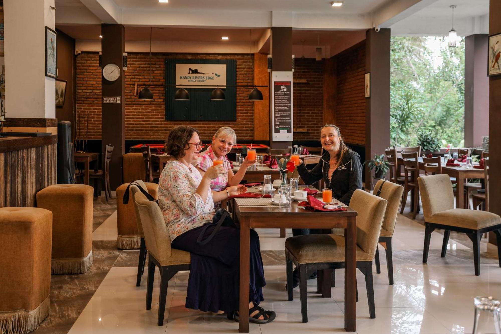 Kandy Rivers Edge Nature Resort Екстер'єр фото