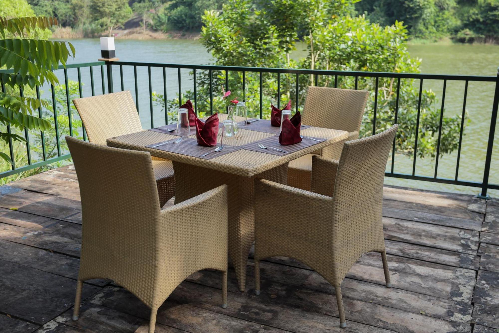 Kandy Rivers Edge Nature Resort Екстер'єр фото