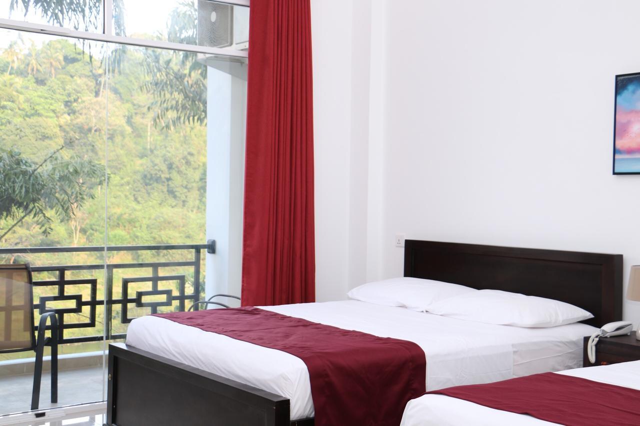 Kandy Rivers Edge Nature Resort Екстер'єр фото